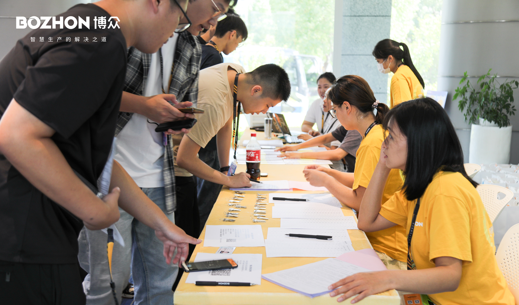 博纳四海英才·众兴中国智造——百余名海内外2025级应届毕业生加入bevictor伟德精工 